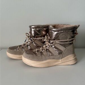 Pajar Women's Shiny Taupe and rose gold Winter Boots size: 7